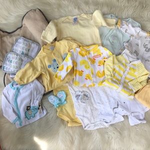 Newborn Gender Neutral Lot | Britax carseat insert